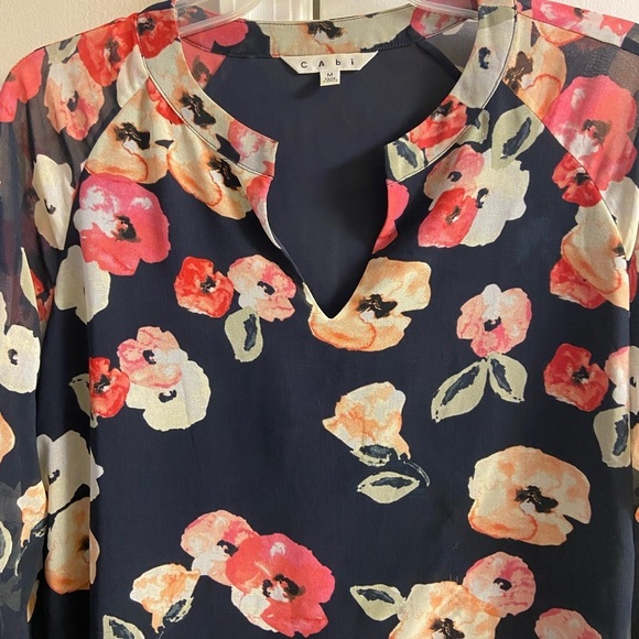 Cabi Black Blouse Poppy Floral Popover Navy Medium‎ - Picture 4 of 9